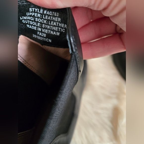 J Crew black leather heeled chealsea boots classic  minimalist | size 10.5 - Picture 9 of 9